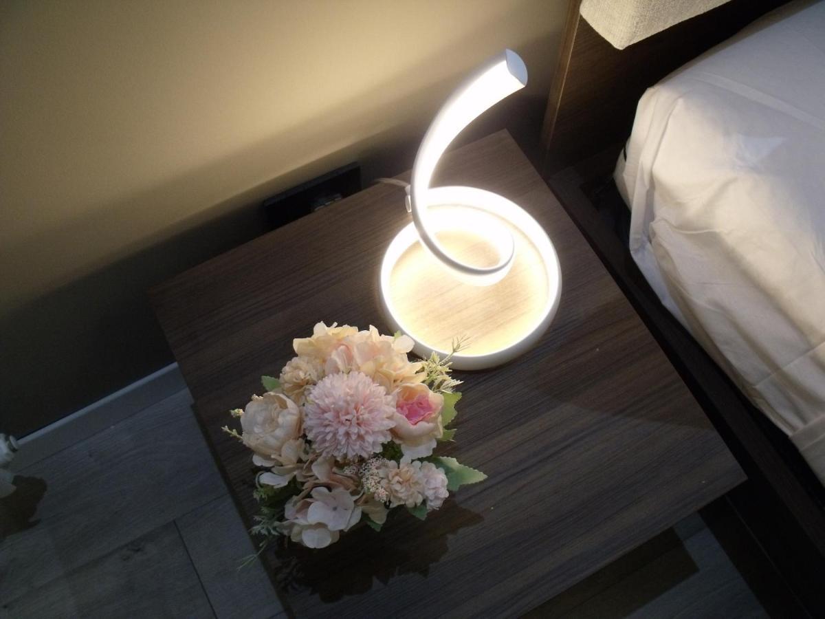 Hotel Plaza Ungheria パレルモ エクステリア 写真