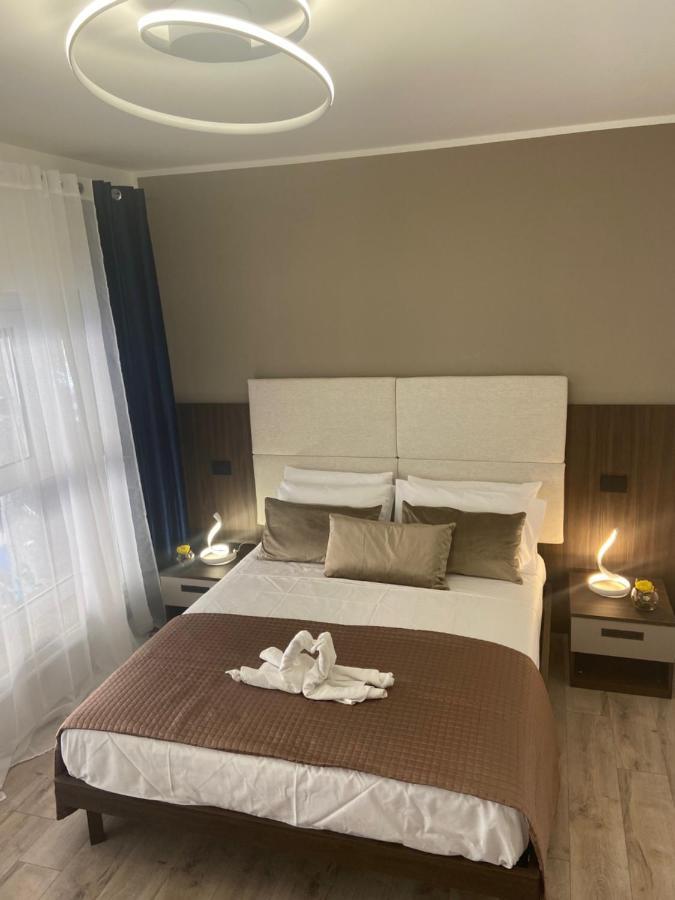 Hotel Plaza Ungheria パレルモ エクステリア 写真