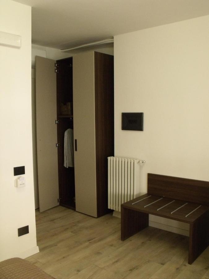 Hotel Plaza Ungheria パレルモ エクステリア 写真