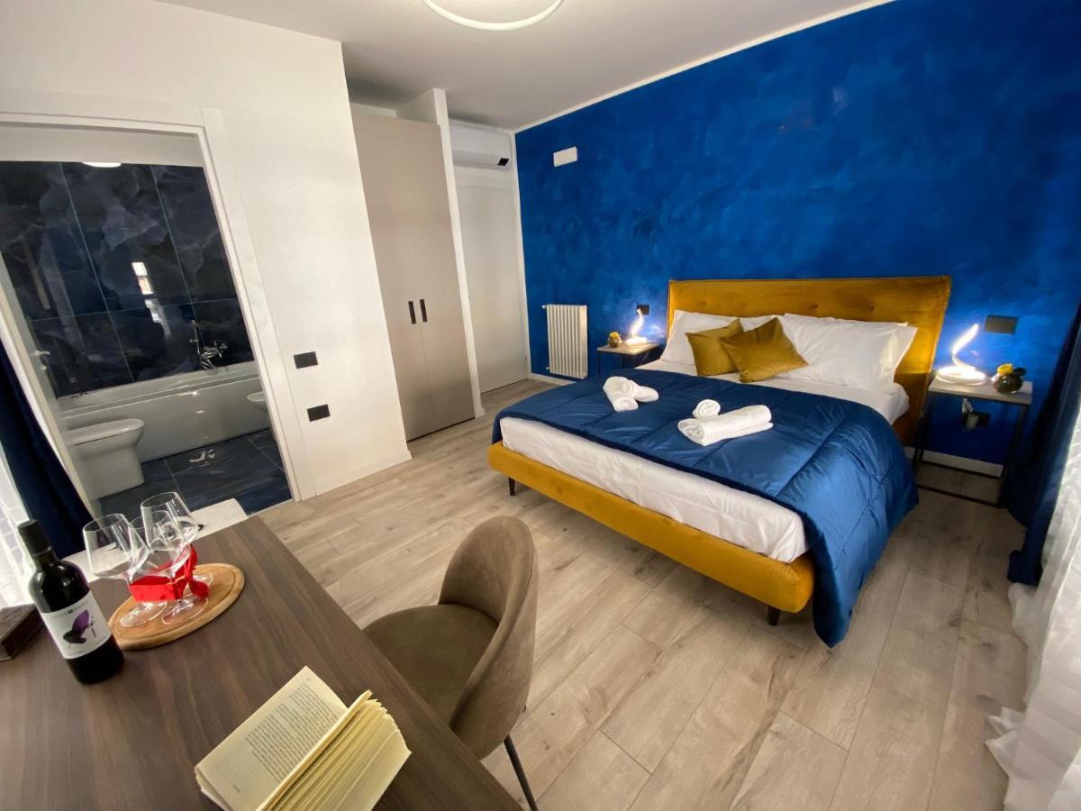 Hotel Plaza Ungheria パレルモ エクステリア 写真