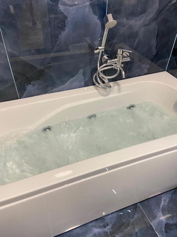 Hotel Plaza Ungheria パレルモ エクステリア 写真