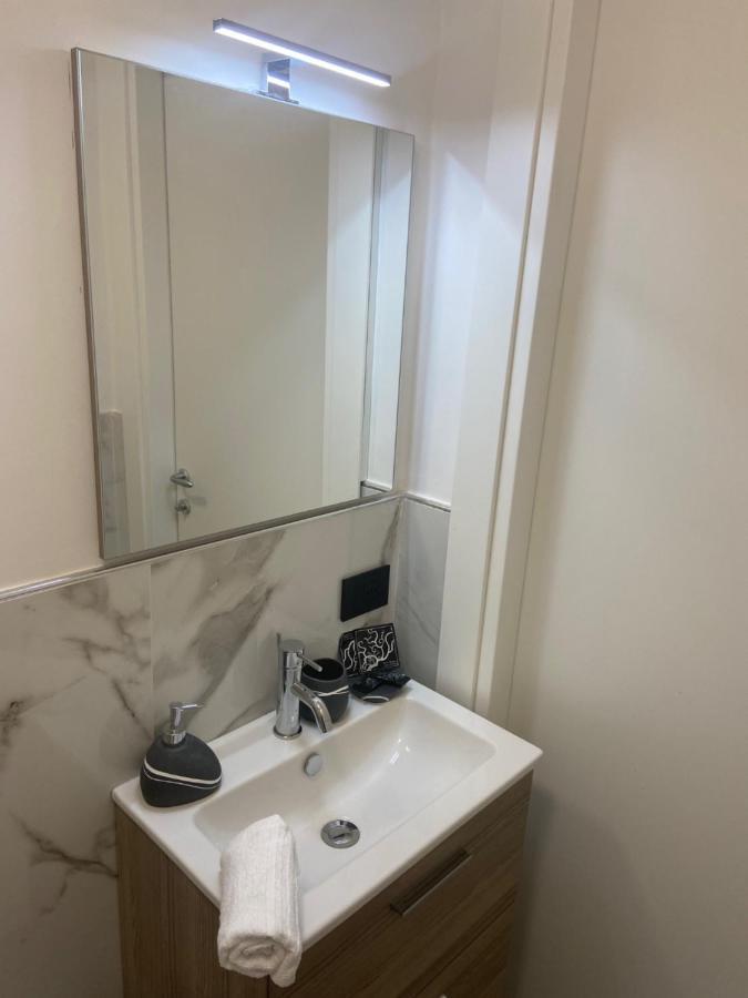 Hotel Plaza Ungheria パレルモ エクステリア 写真