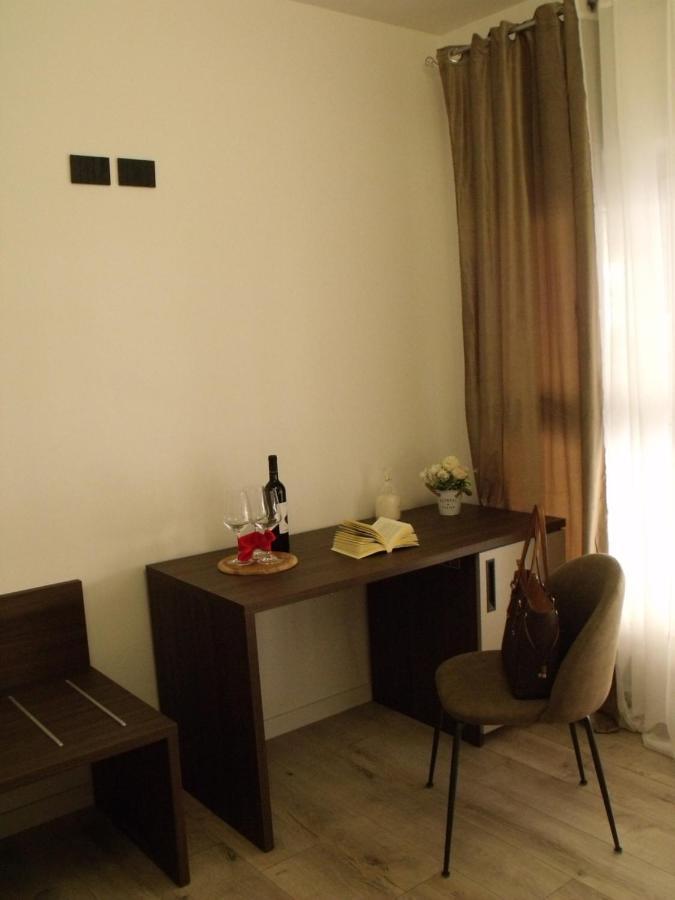 Hotel Plaza Ungheria パレルモ エクステリア 写真
