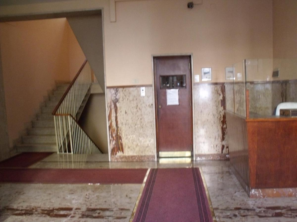 Hotel Plaza Ungheria パレルモ エクステリア 写真