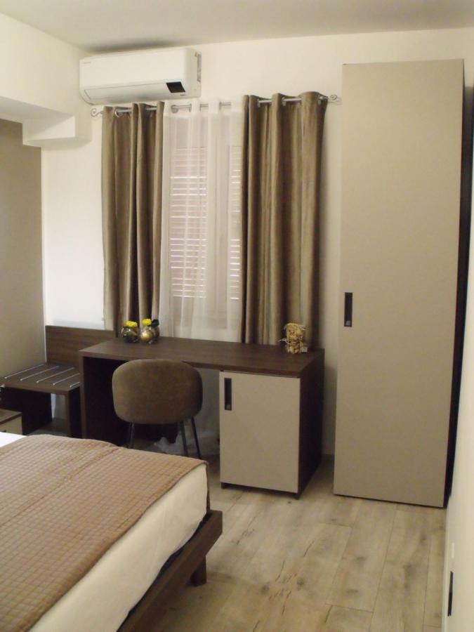 Hotel Plaza Ungheria パレルモ エクステリア 写真