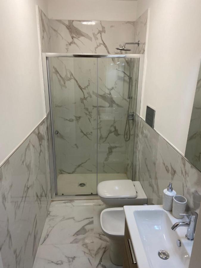 Hotel Plaza Ungheria パレルモ エクステリア 写真