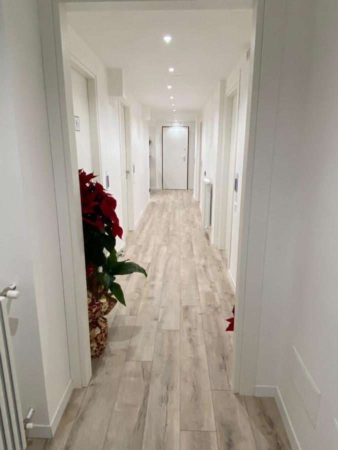 Hotel Plaza Ungheria パレルモ エクステリア 写真
